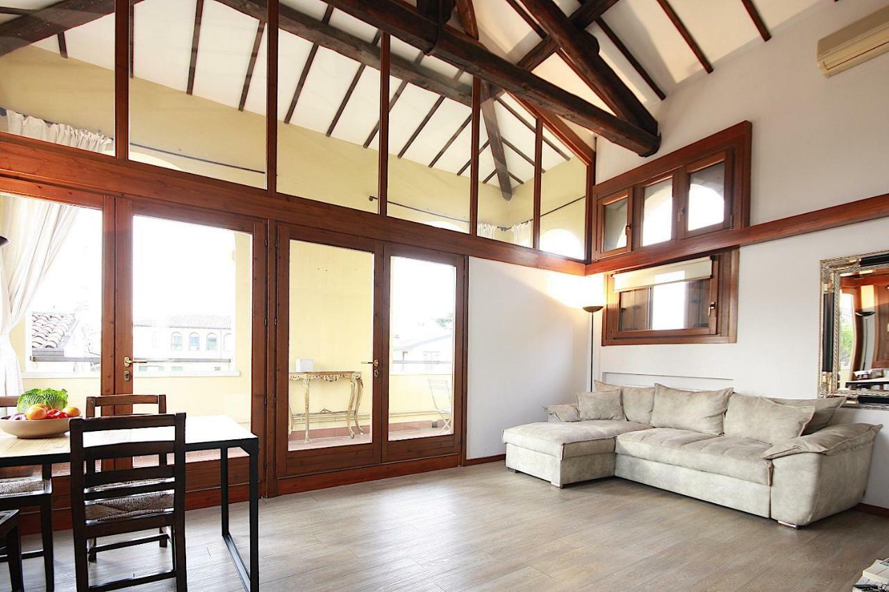 The Bright Nest Apartments เวโรนา ภายนอก รูปภาพ