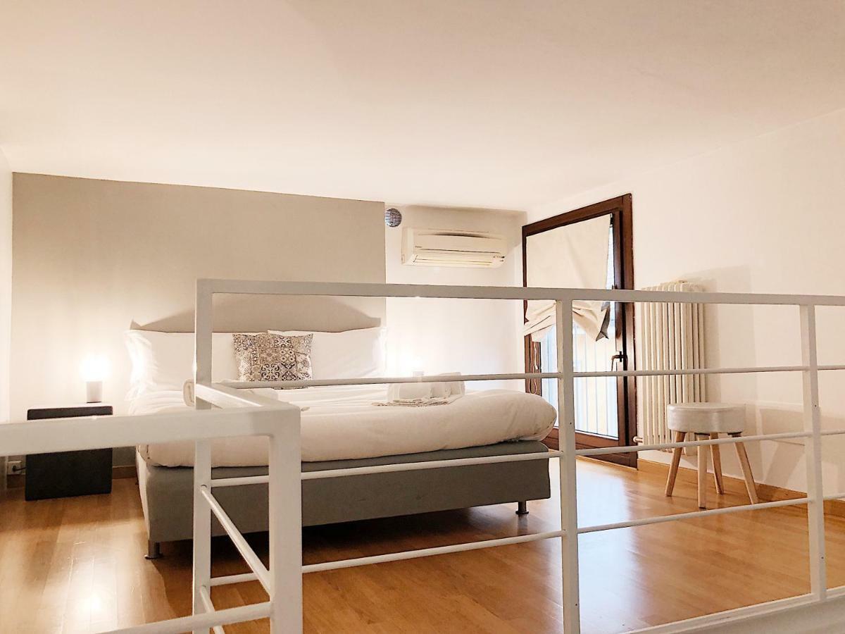 The Bright Nest Apartments เวโรนา ภายนอก รูปภาพ