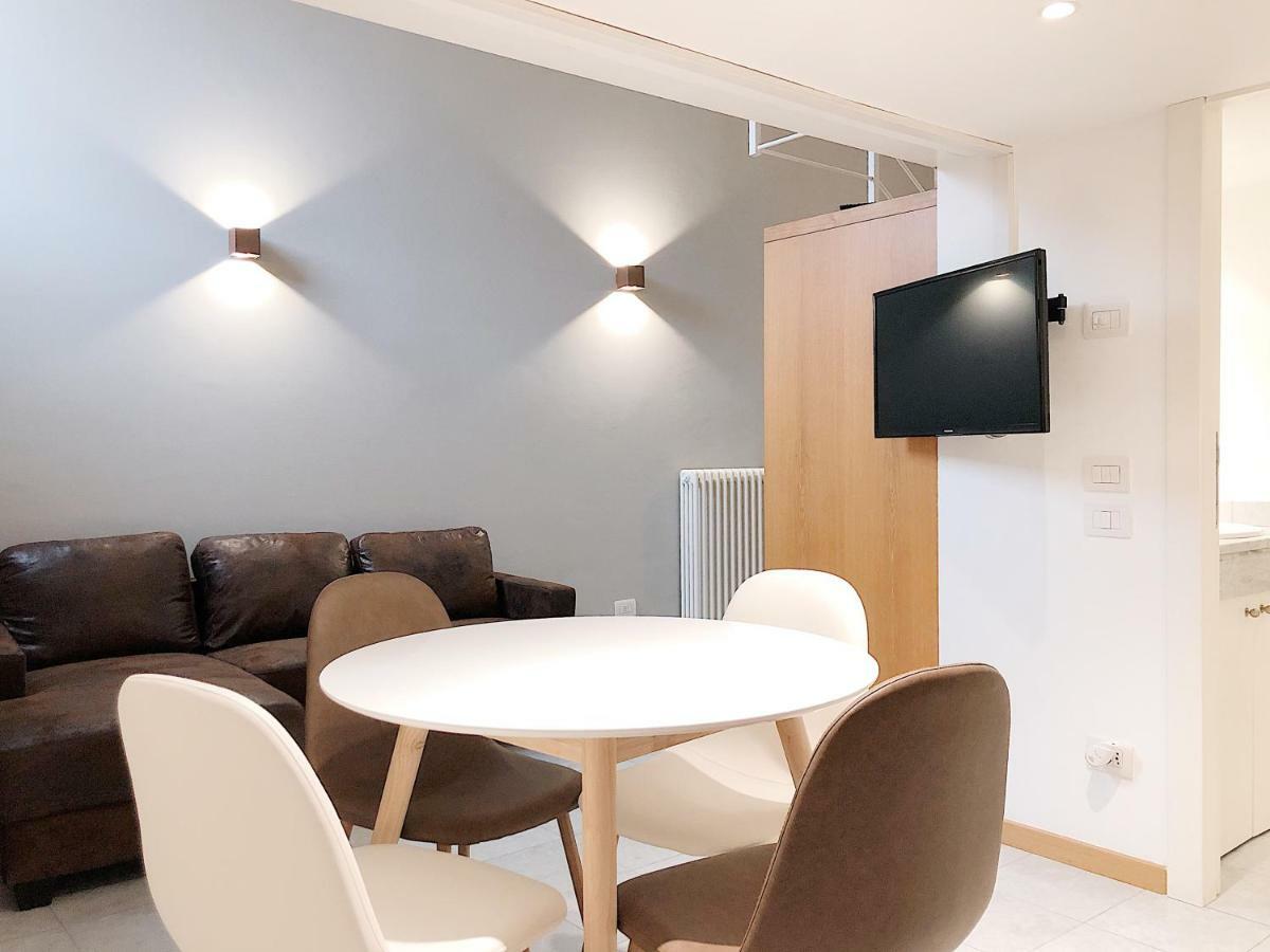 The Bright Nest Apartments เวโรนา ภายนอก รูปภาพ